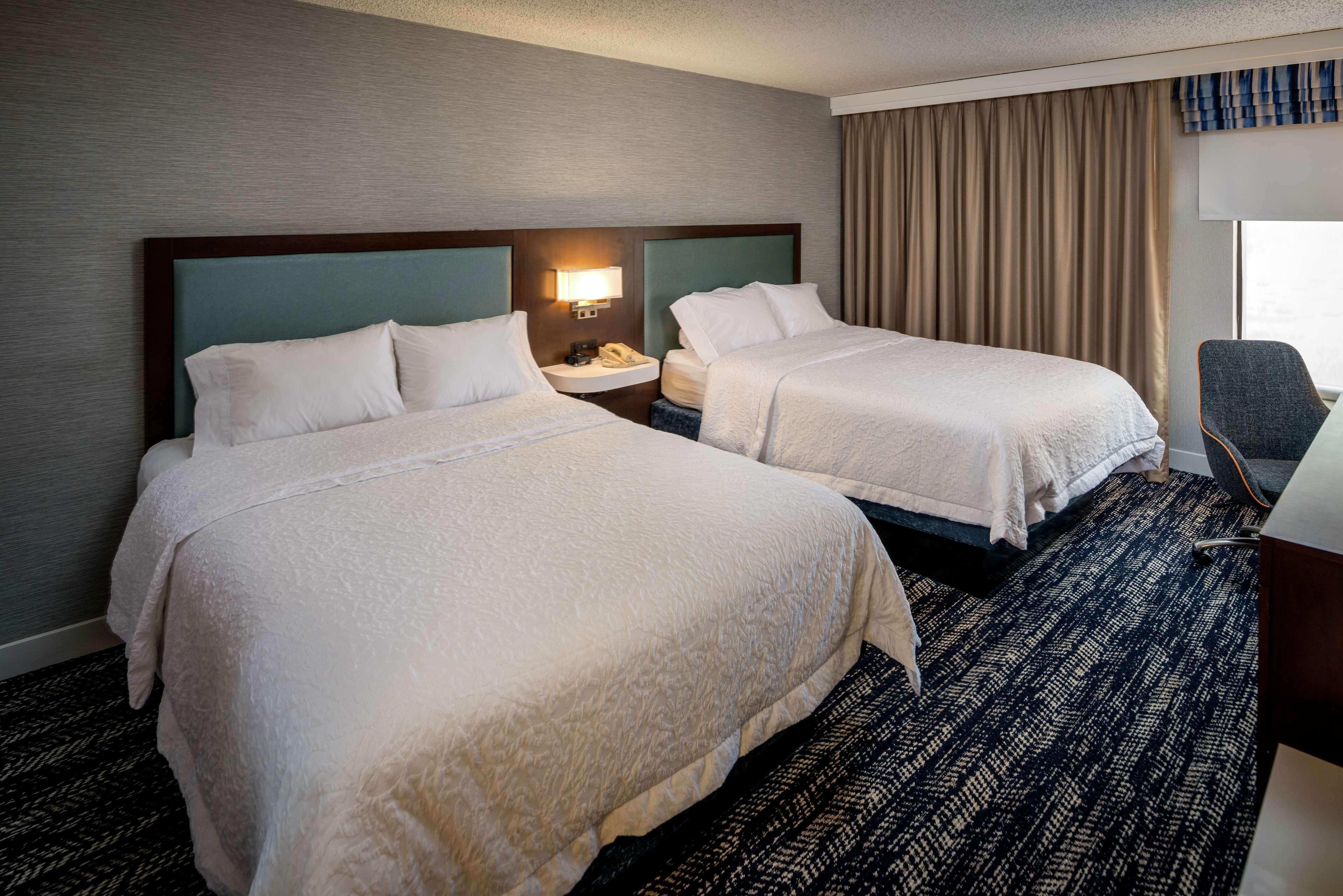 Hampton Inn Long Island/Commack Exterior photo