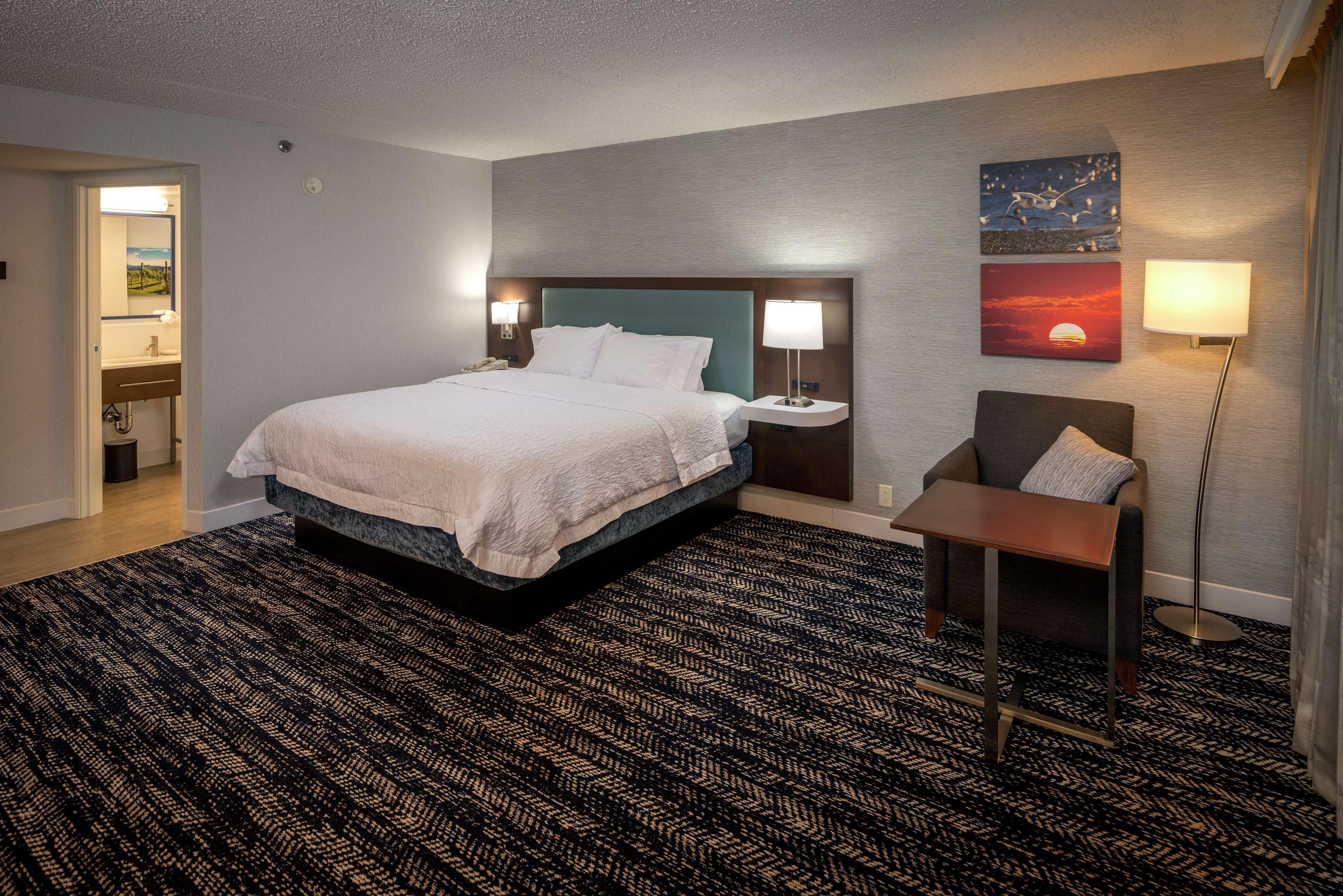 Hampton Inn Long Island/Commack Exterior photo