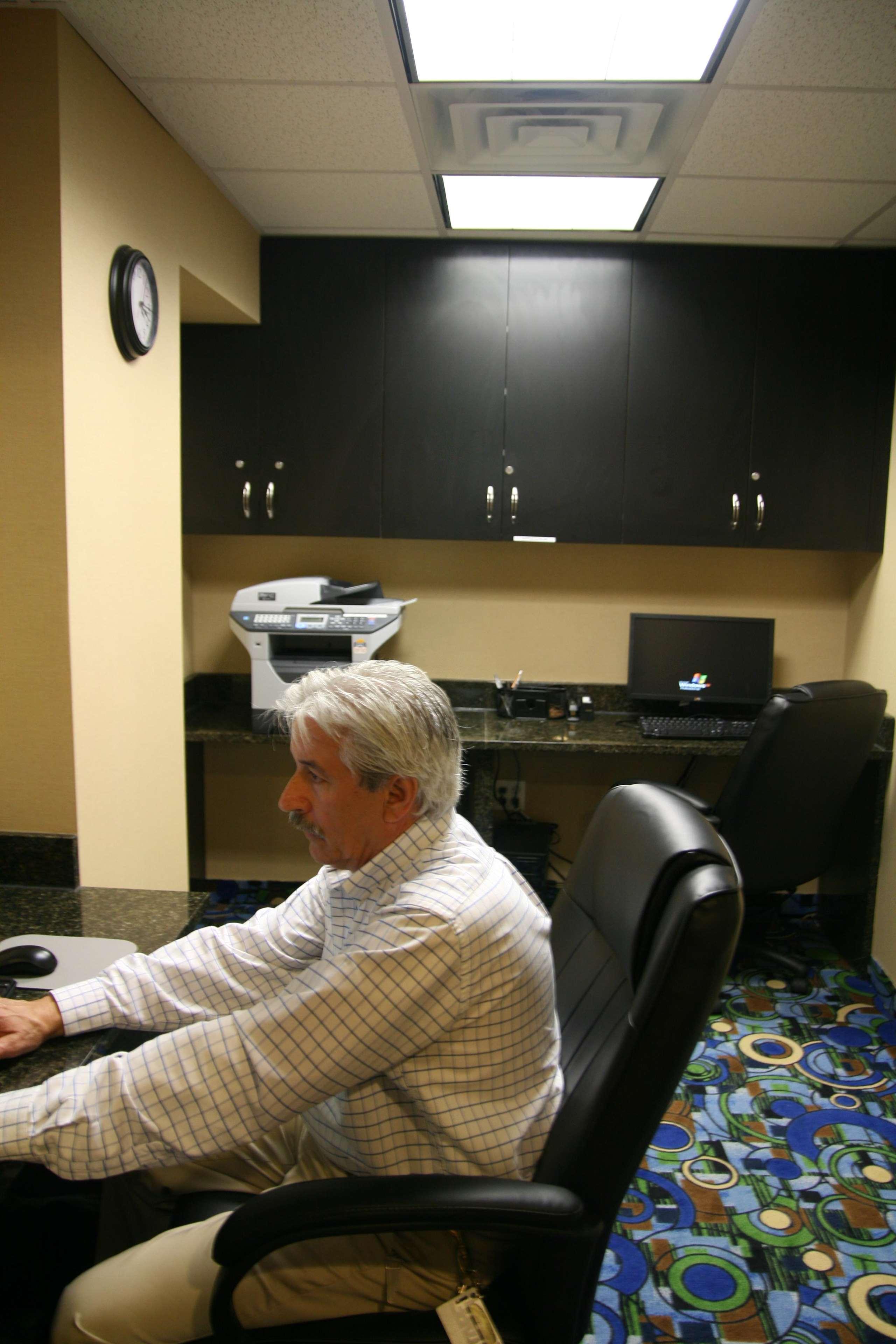 Hampton Inn Long Island/Commack Facilities photo