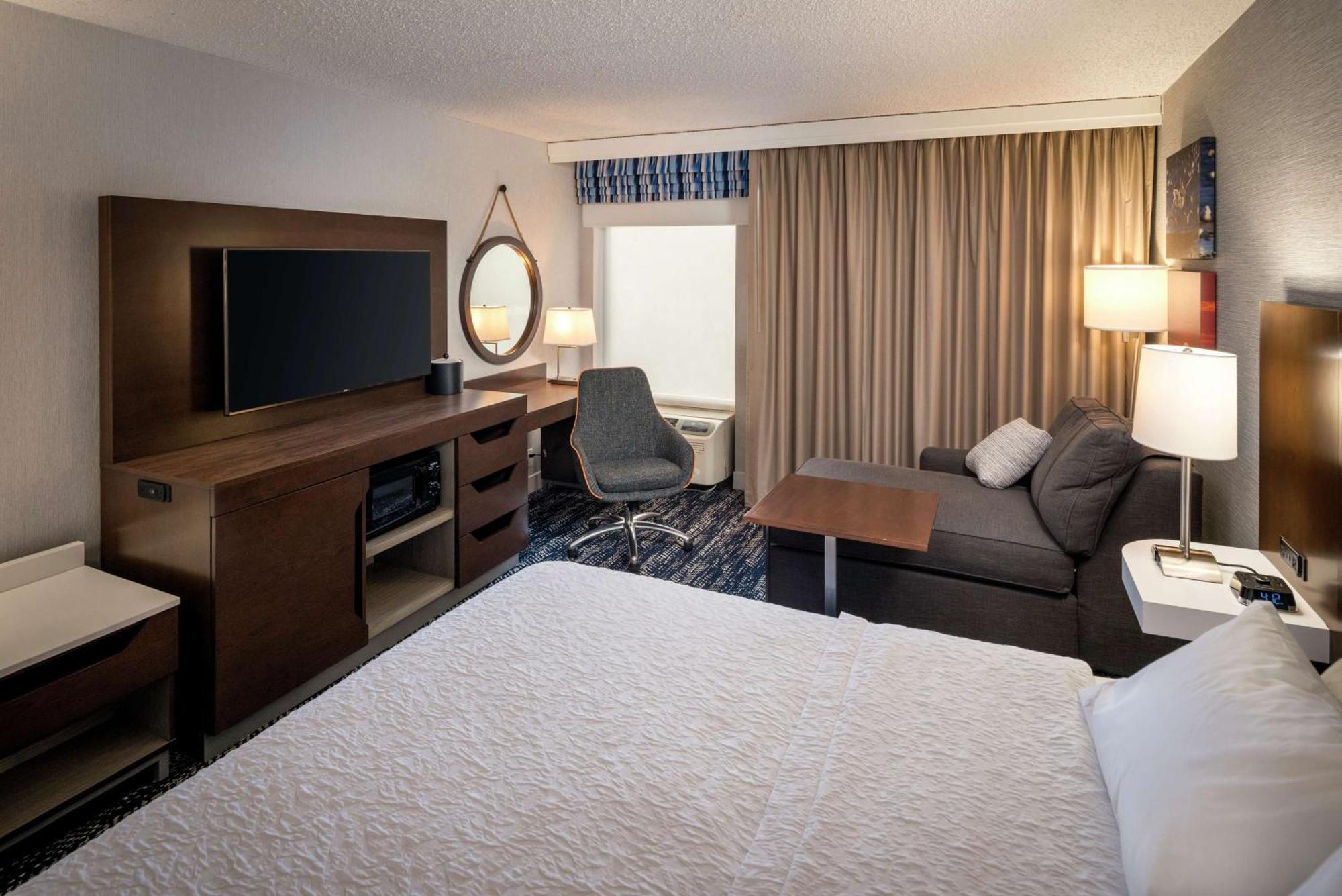 Hampton Inn Long Island/Commack Exterior photo