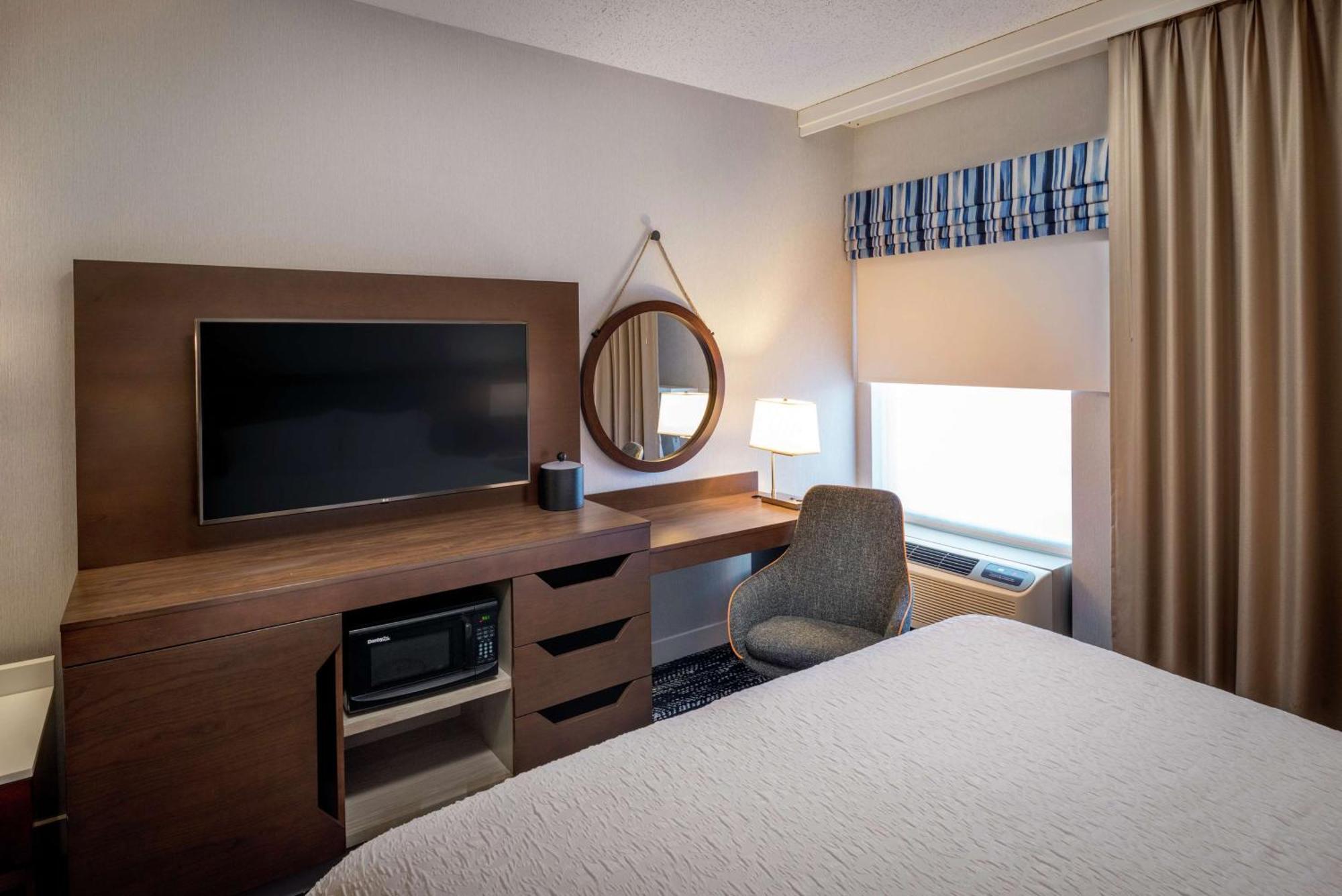Hampton Inn Long Island/Commack Exterior photo