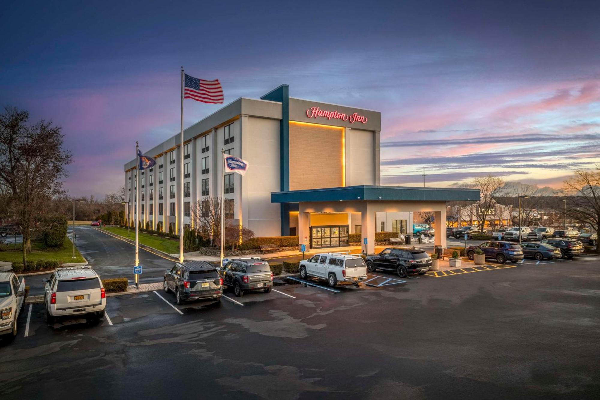 Hampton Inn Long Island/Commack Exterior photo