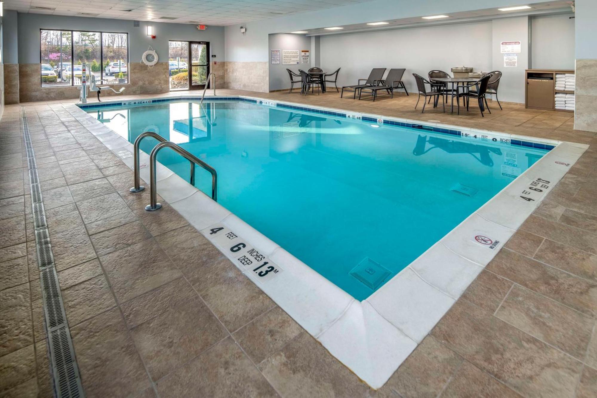 Hampton Inn Long Island/Commack Exterior photo