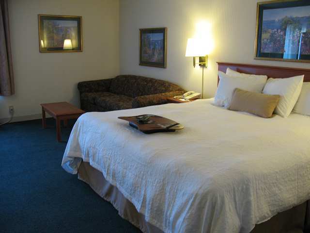 Hampton Inn Long Island/Commack Room photo